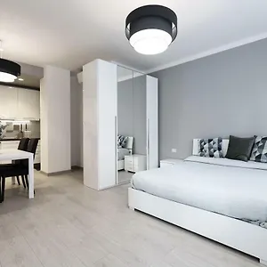 Apartment Center - Porta Romana, Milan